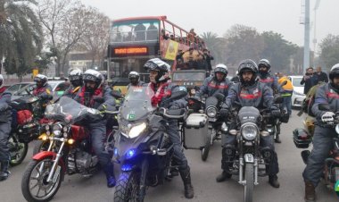 A Group of Pakistani Bikers leaves for Makkah to perform Umrah