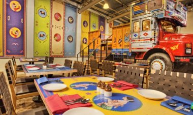 Food at Roadside Truck restaurants in Pakistan