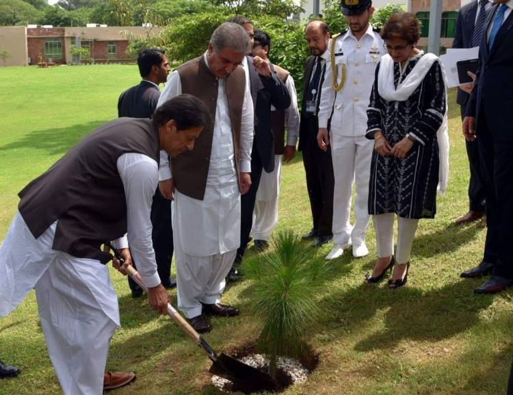 PM Imran Khan plants a tree at Foreign Office