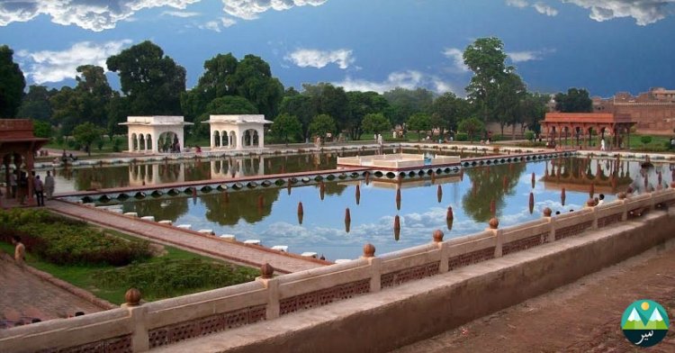 6 Reasons Why You Should Visit Shalimar Gardens Lahore