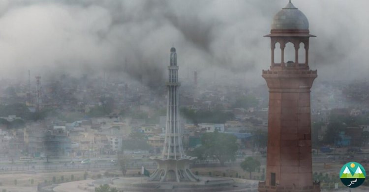 Punjab Government Decides to Keep Schools Open Despite Smog Crisis in Lahore